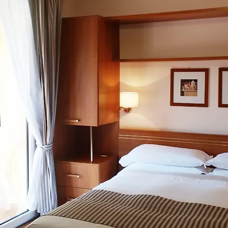 2 Village 4* לואנו