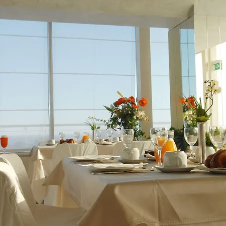 מלון דירות 2 Village 4*