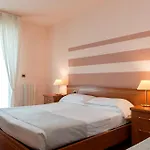 Aparthotel 2 Village 4*
