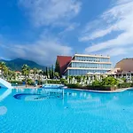 2 Village Aparthotel 4*