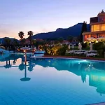 Aparthotel 2 Village 4*