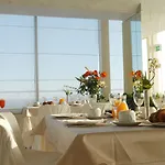 Aparthotel 2 Village 4*