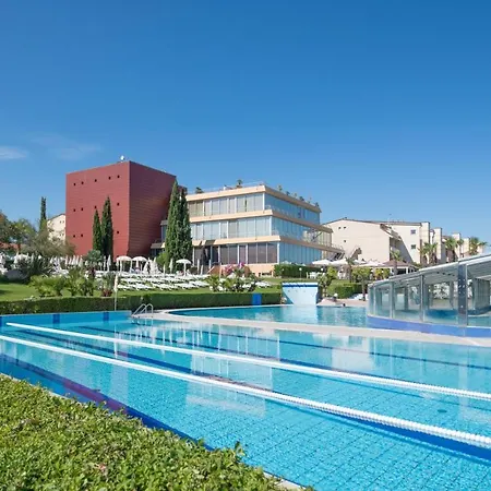 Aparthotel 2 Village 4*