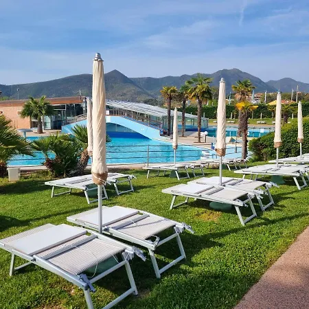 Aparthotel 2 Village 4*