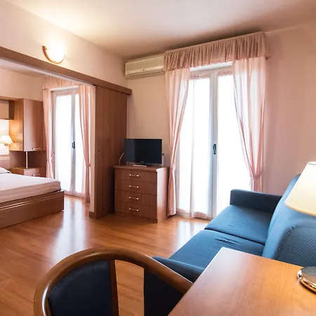 2 Village Aparthotel Loano