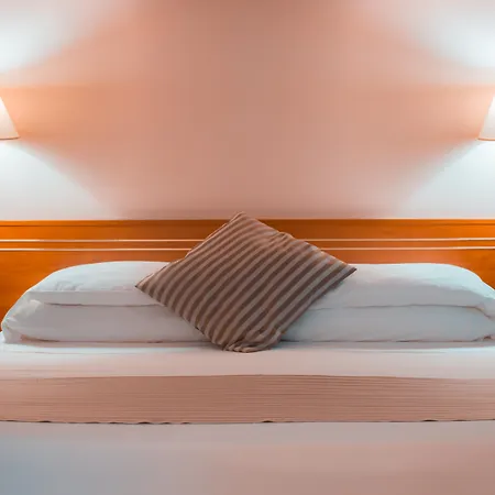 Aparthotel 2 Village 4*