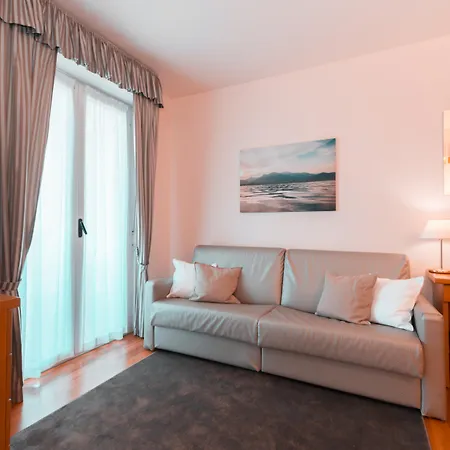 2 Village Aparthotel 4*