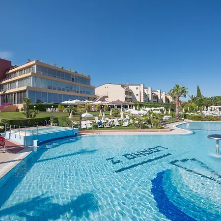 2 Village Aparthotel