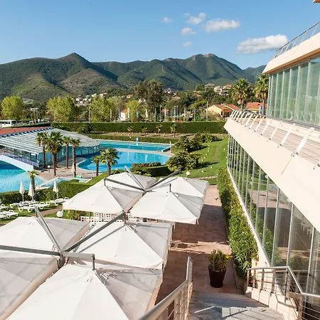 Aparthotel 2 Village 4*