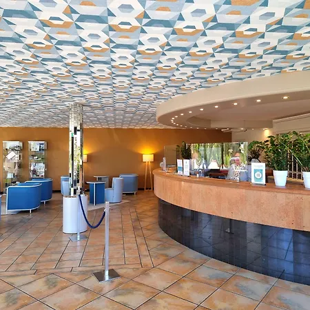 2 Village Aparthotel 4*