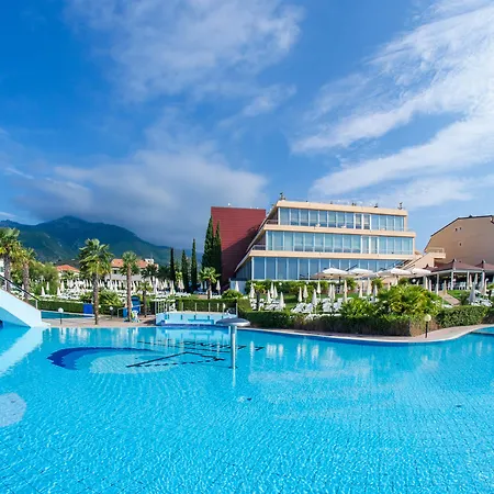 2 Village Apart Otel 4*