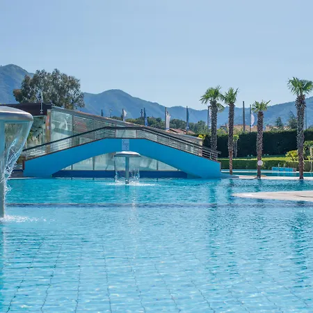 Aparthotel 2 Village 4*