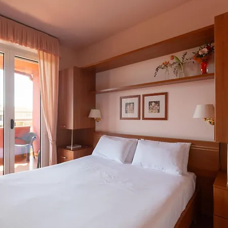 Apart Otel 2 Village 4*