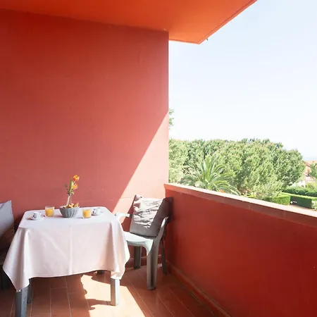 Aparthotel 2 Village 4*