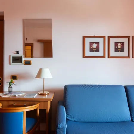2 Village Aparthotel 4*