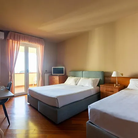 2 Village Aparthotel Loano