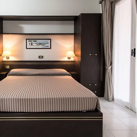 2 Village Aparthotel
