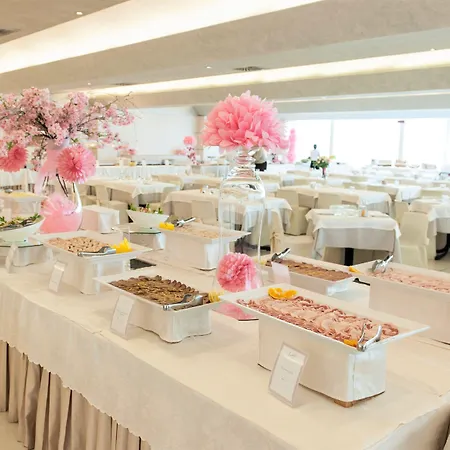 2 Village Aparthotel 4*