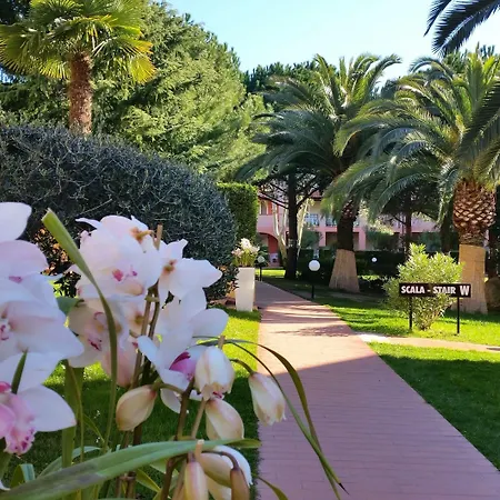 2 Village Aparthotel Loano