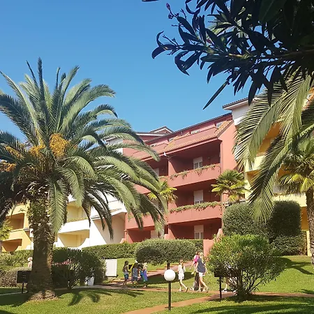 2 Village Aparthotel 4*