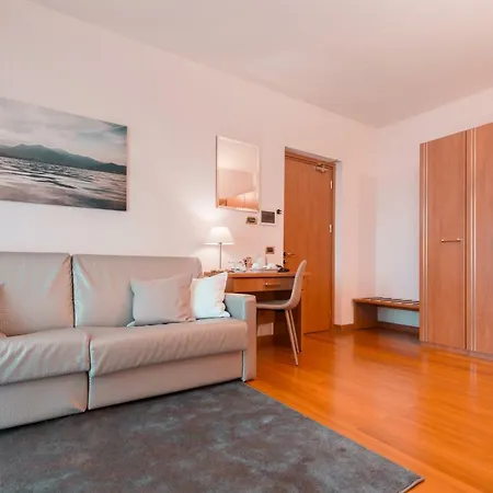 2 Village Aparthotel Loano