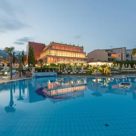 Aparthotel 2 Village Loano