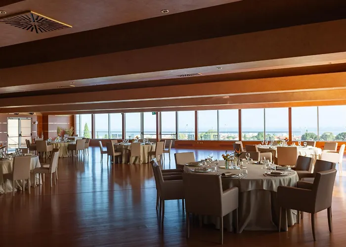 Ξενοδοχείο με διαμερίσματα 2 Village