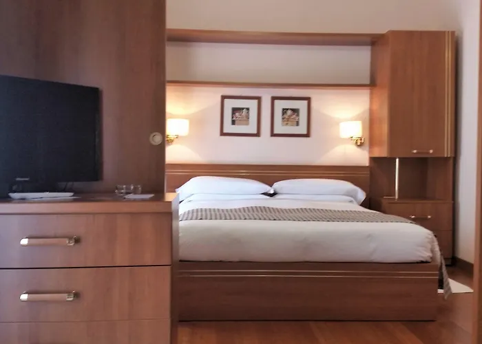 Ξενοδοχείο με διαμερίσματα 2 Village 4*