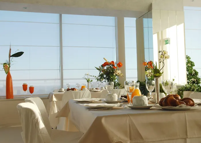 Ξενοδοχείο με διαμερίσματα 2 Village 4*