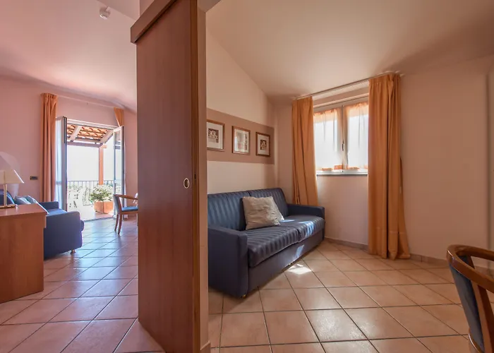 Ξενοδοχείο με διαμερίσματα 2 Village