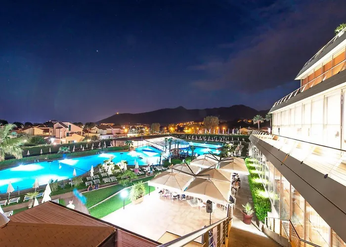 2 Village Ξενοδοχείο με διαμερίσματα 4*